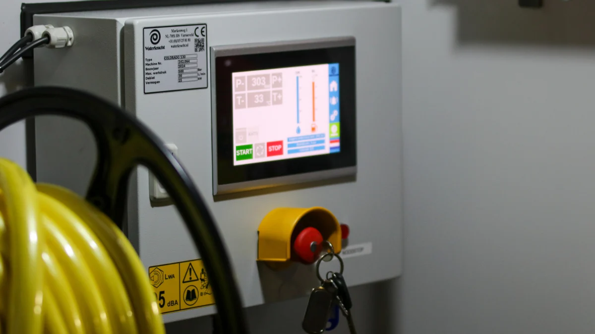 Mechanik serwisujący tylny zacisk z elektrycznym hamulcem postojowym EPB